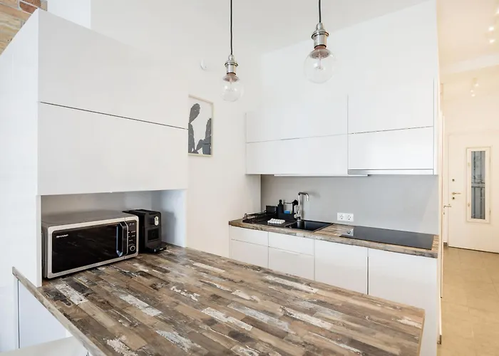 Madach - Heart Of * Budapesta